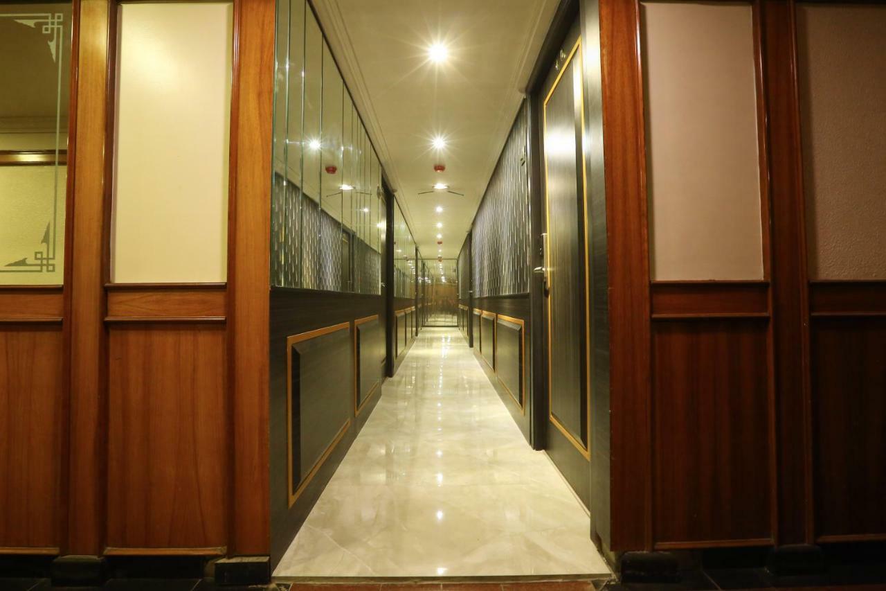 Gulf Hotel - Near Taj Hotel Colaba Mumbai Exterior foto