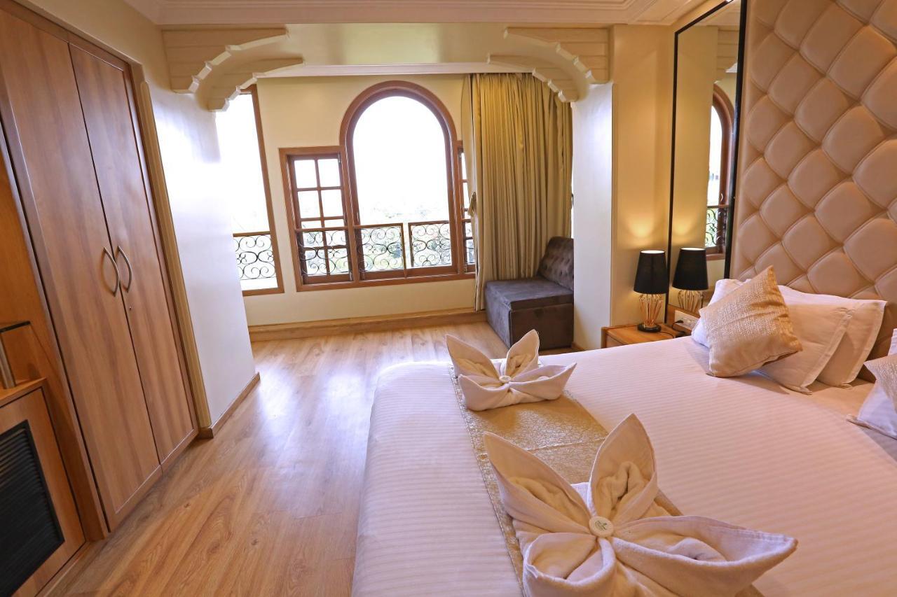 Gulf Hotel - Near Taj Hotel Colaba Mumbai Exterior foto